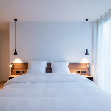 Hotel One Two Four - & 4*
